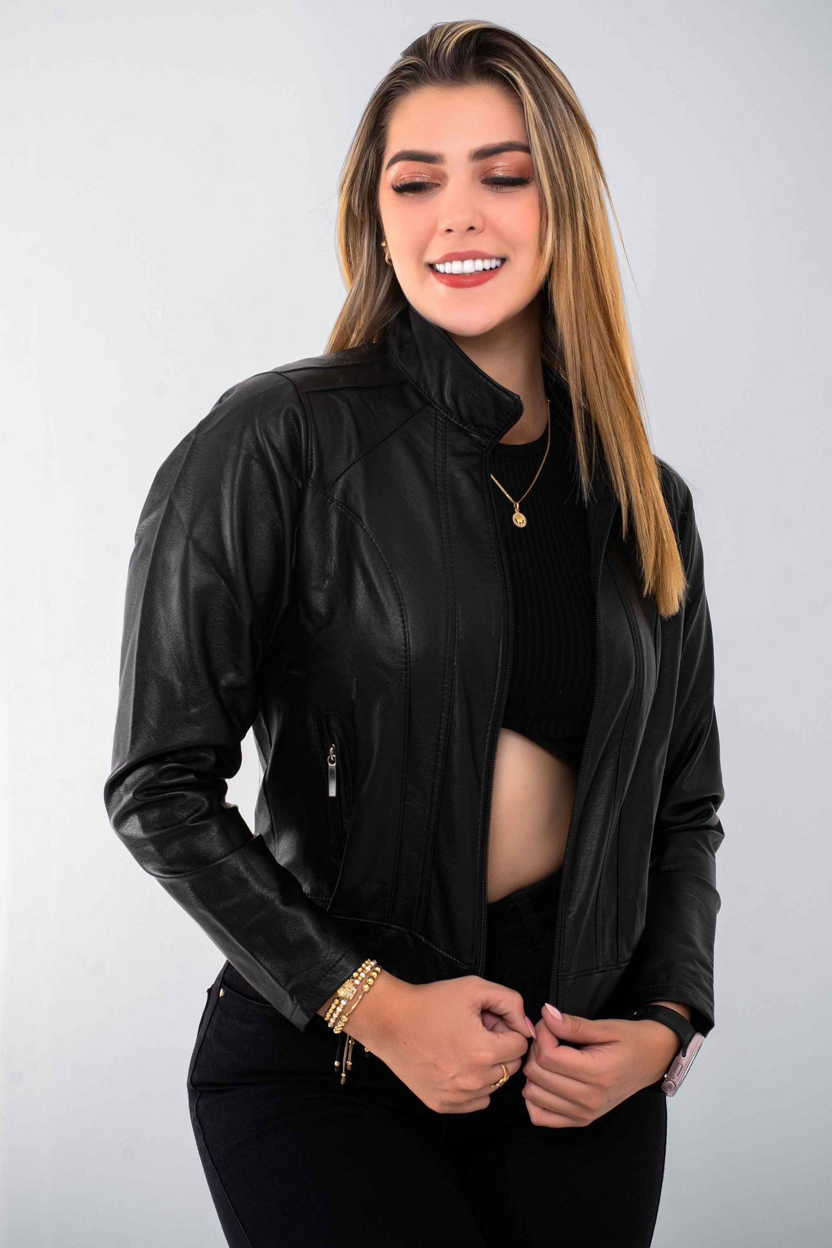 Chaqueta Efecto Cuero Clásica Negra
